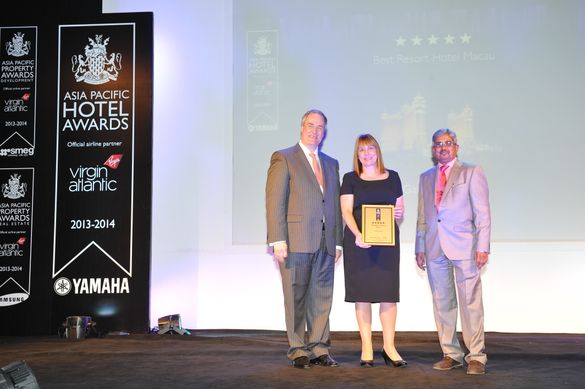 Photo shows Gillian Murphy, Senior Vice President, Non-Gaming Operation, Galaxy Macau, receiving the “Best Resort Hotel Macau” a