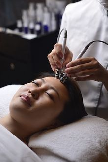 K-Lift Age Management Treatment at I-Spa, using Transdermal Delivery Electrodes