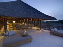 Amanusa Villa - Terrace Daybeds
