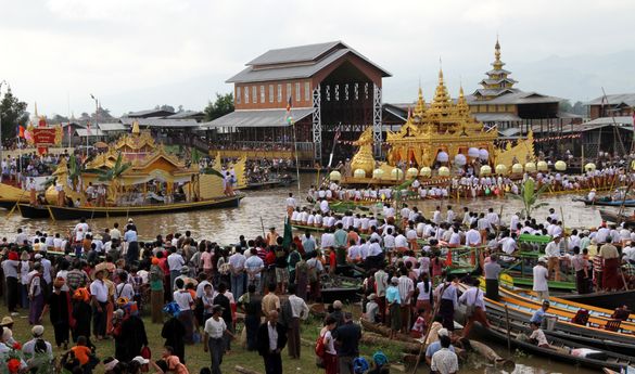 Phaung Daw Oo Pagoda Festival