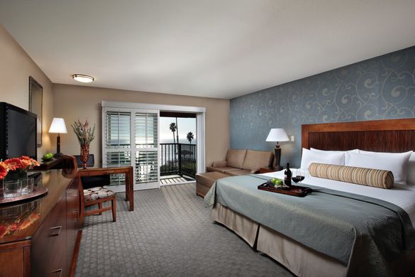 The Shore Cliff Lodge and Shelter Cove Lodge hug the shoreline in quaint Pismo Beach, California.  Completely renovated rooms un