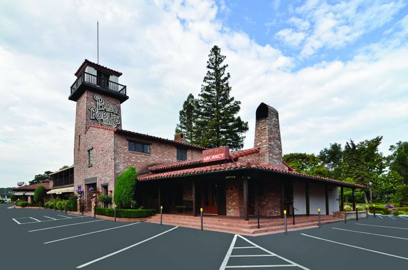 It doesn’t look like a winery – but at Paso Robles Inn, guests check into a wine-themed room and learn more about California’s l