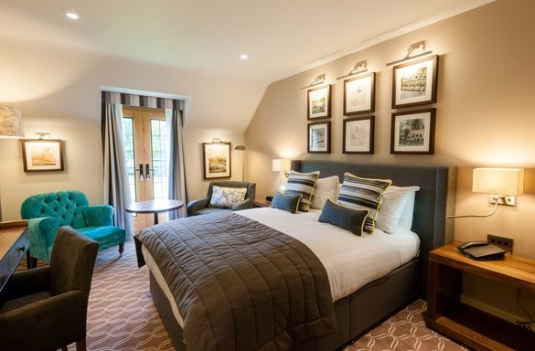 Four Pillars Hotel