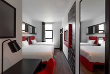 Tune Hotel Melbourne - Family Room