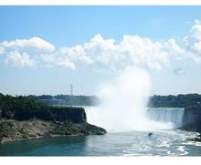 Chee At Niagra Falls