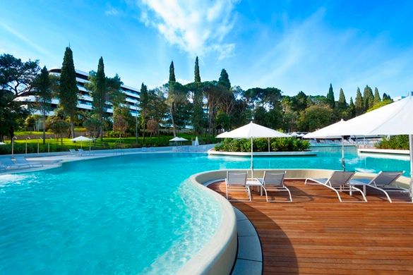Hotel Lone & Hotel Eden Pool 