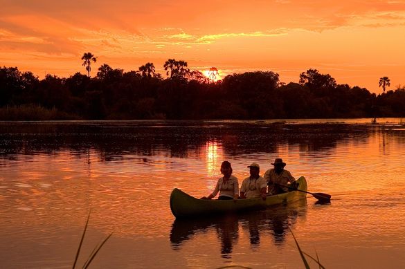 Vic- falls -Canoeing