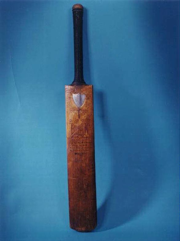 1930 Leeds Bat, Bradman Collection