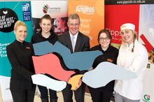 Minister for Higher Education and Skills, the Hon. Peter hall MP with William ANgliss Institute students from regional Victoria