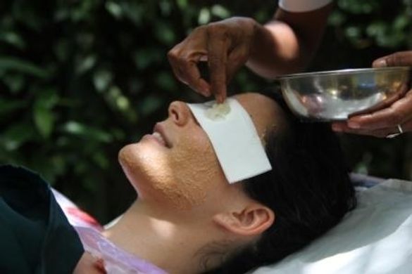 Applying Eye Mask