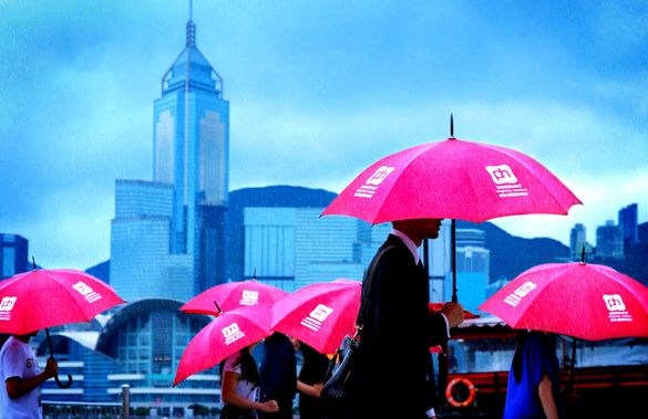 pentahotel Hong Kong, Kowloon paints the town red with complimentary umbrellas in preparation for the hotel’s 5 August opening.