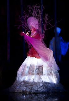 Flaoting - photo by Martin Ollman