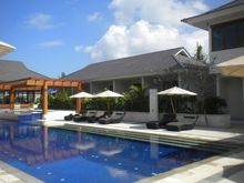 Pool & Poolside Rooms