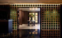 Yan Toh Heen - Entrance Wall, Made of the restaurant's original Jade Place-settings