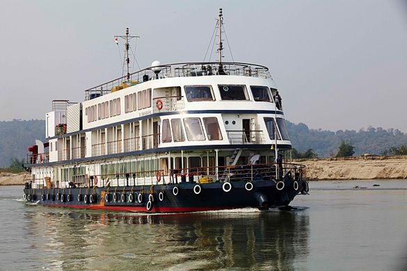 Indus Tours  