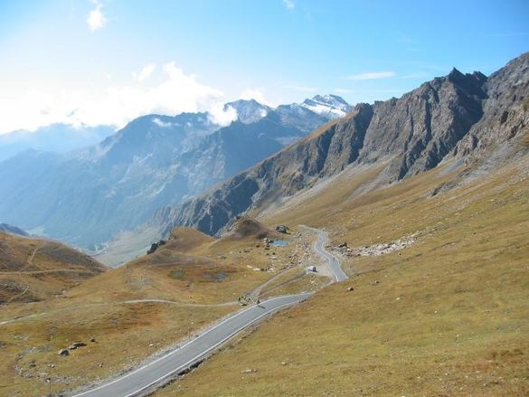 Classic Climbs - Cycle The Alps
