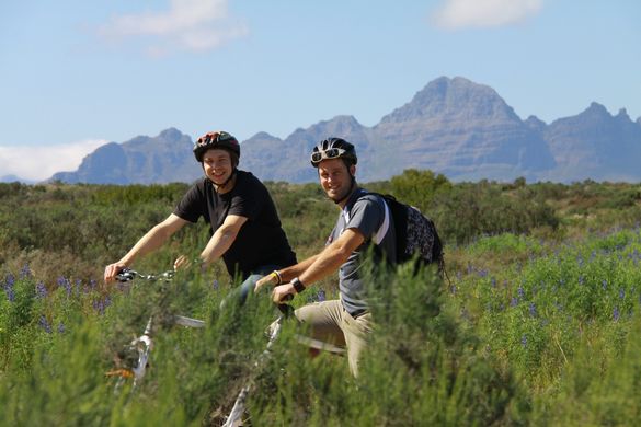 -®Rickshaw Travel - Bike Tour 
