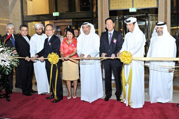 From left to right: Mr. David Shackleton, COO, Dusit International; H.E. Muwafaq Mahdi Abboud, Ambassador of Iraq to UAE; H.E. M