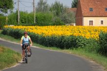 Pure Adventures, 'Best Of Dordogne Bike Tour' in France.