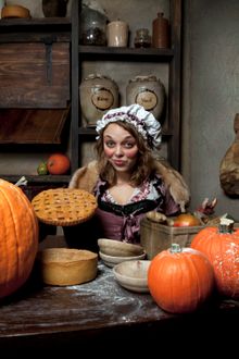 Mrs Lovett Welcomes Guests To Halloween At The London Dungeon - Portrait