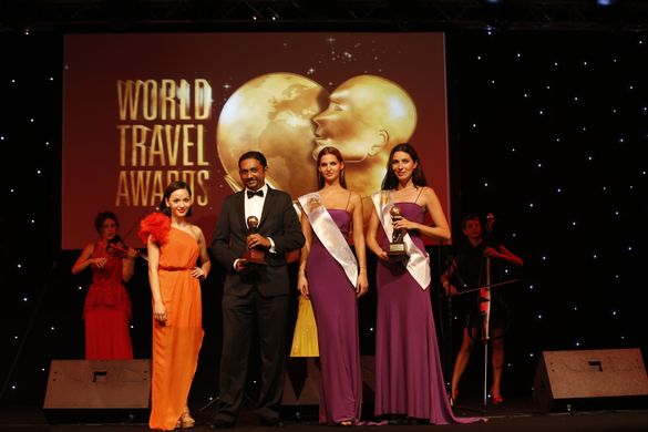 Ishanth Gunewardene, Head of Sales and Marketing for Jetwing Hotels accepting an award