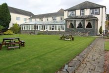 Castle Inn Exterior And Gardens