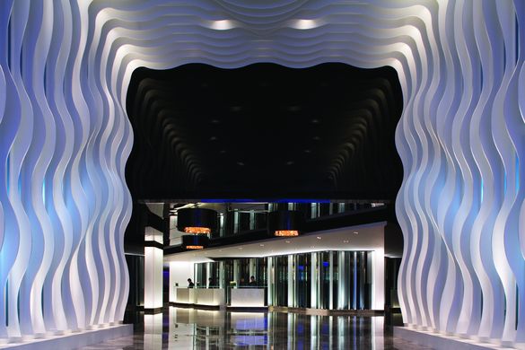 The Mira Hong Kong draws a world where urban luxe meets contemporary design and cutting-edge technology