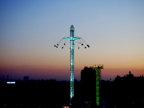 The Starflyer (Part Of Edinburgh\'s Christmas) At 60 Meters High Is Truly Breathtaking. Take Your Seat And View Edinburgh Like Y