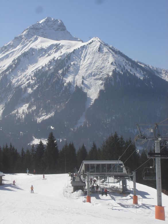 Snow Organiser - Chatel March April 2010