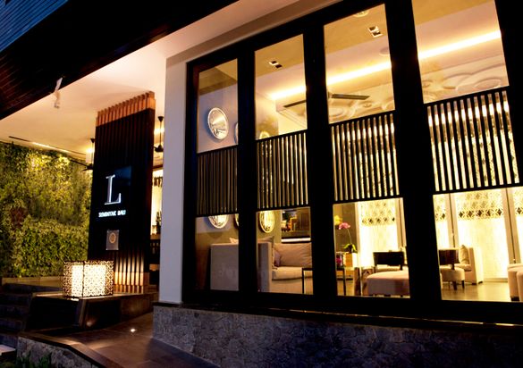 L Hotel Exterior      