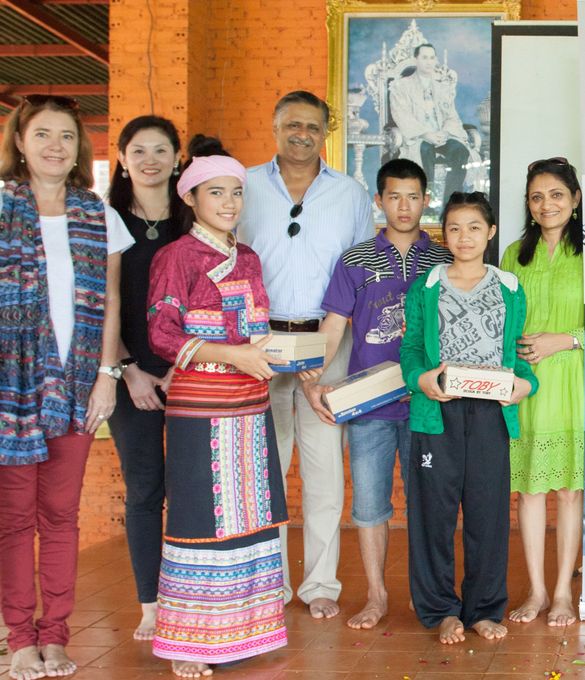 School for Life_SNH shoe donation
