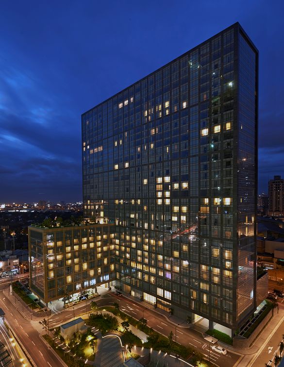 Fairmont Makati - Exterior