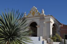 Cascade Hotel Entrance