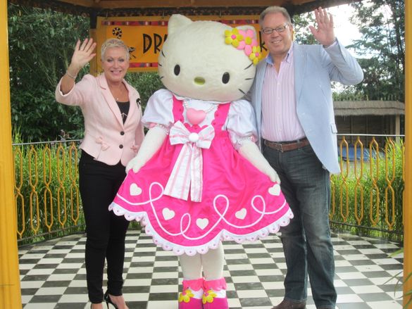 Hello Kitty With Drusillas Park\'s Managing Directors, Laurence And Christine Smith