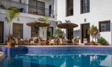 The pool at Las Palmeras del Califa
