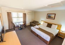 Hospitality Carnarvon SureStay Collection by Best Western interior