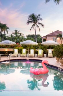 The Colony Hotel - Pool view