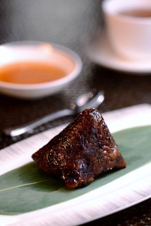 Yan Toh Heen - Organic Apple & Black Glutinous Rice Dumpling