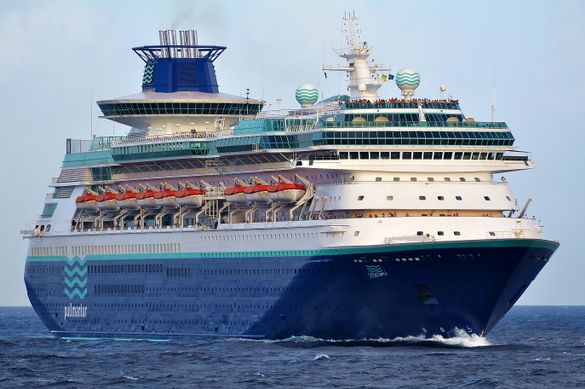 Auch auf der Monarch von Pullmantur Cruises fühlen sich Passagiere besonders wohl Auch auf der Monarch von Pullmantur Cruises fühlen sich Passagiere besonders wohl