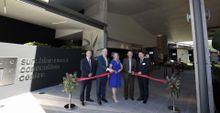 The official ribbon cutting ceremony with (l-r): Simon McGrath (Chief Operating Officer Accor Pacific),  Sunshine Coast Mayor Mark Jamieson, Queensland Tourism Industry Development Minister Kate Jones, Shakespeare Property Group Chairman Mr Cheng King Law