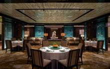 Yan Toh Heen Main Dining Area
