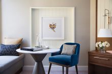 Deluxe Room (Feature)