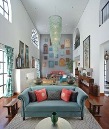 Latitude 0° - lobby lounge