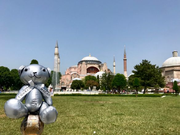 澳門康萊德酒店粉絲們可透過參加「帶著小熊去旅行2019」的Facebook與Instagram活動獲機會贏取難以置信的住宿、水療和餐飲體驗。