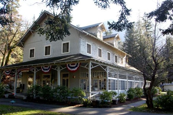 Lake Crescent Lodge