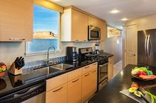 Axiom Star Luxury Lake Yacht at Lake Powell