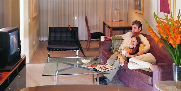 Medina Grand Melbourne - Living 