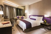 Gateway Hotel -  The Continental Club Deluxe Room