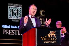Long-time Best Buddies supporter Kevin Spacey addresses dinner guests at The Venetian Macao Saturday night at Sands China’s annu