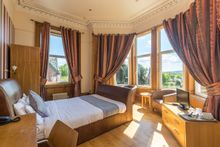 OYO Redstones Glasgow double room